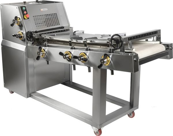 Машина тестозакаточная Avrora 550